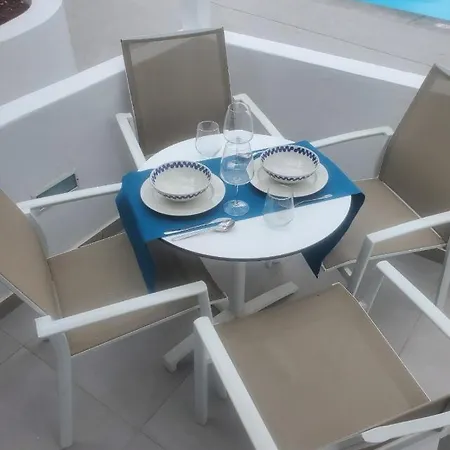 Atlantic View 2b 2 Bedroom Ground Floor, Complex Featured On A Place In The Sun דירה *