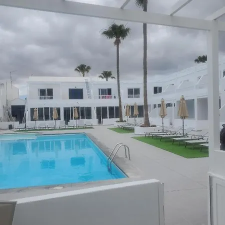 Atlantic View 2b 2 Bedroom Ground Floor, Complex Featured On A Place In The Sun * Puerto del Carmen