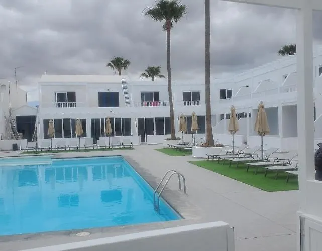 Atlantic View 2b 2 Bedroom Ground Floor, Complex Featured On A Place In The Sun * Puerto del Carmen